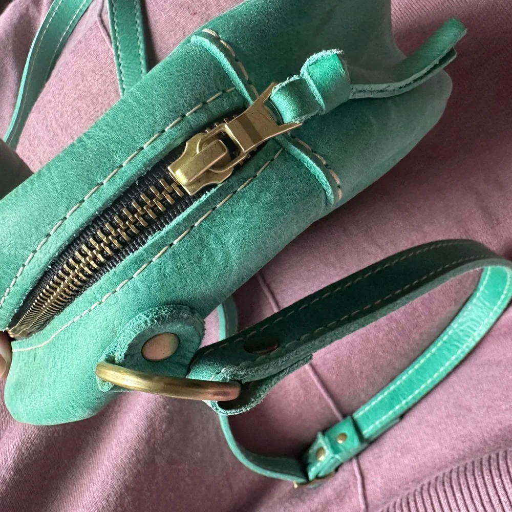 Portland Leather Goods PLG Large Circle Crossbody Bag in Surf Green Teal Blue - Picture 6 of 8